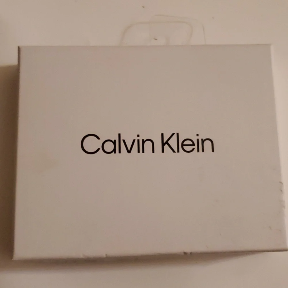 New Calvin Klein Mens brown leather wallet